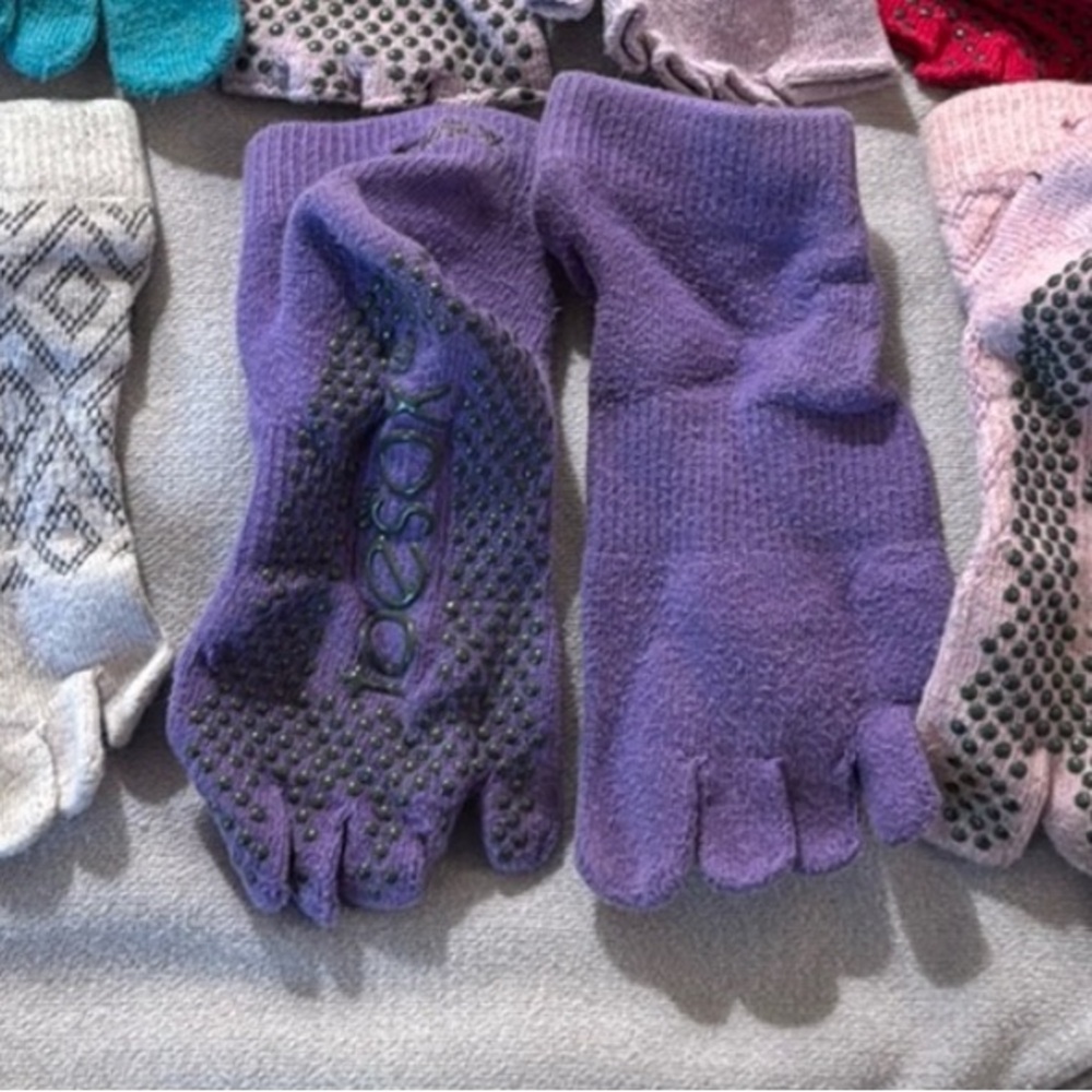 Pilates Toe socks set of 3. Size small 6-8 - Picture 3 of 3